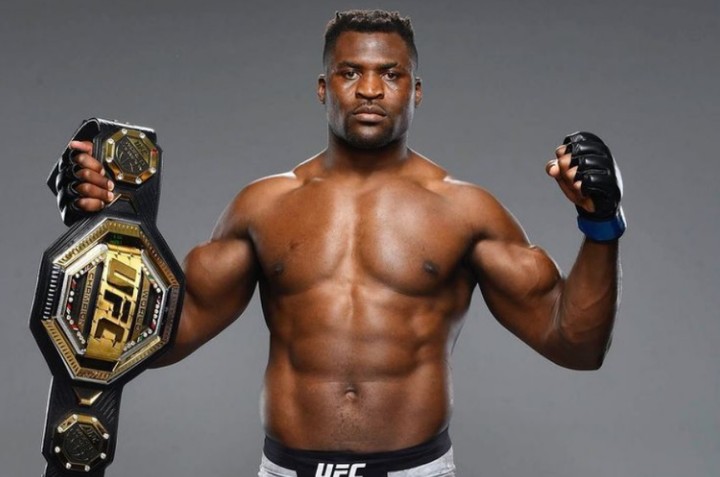 Ťažkotonážnik Ngannou zažiaril v sérii Jackass. Mal udrieť do slabín